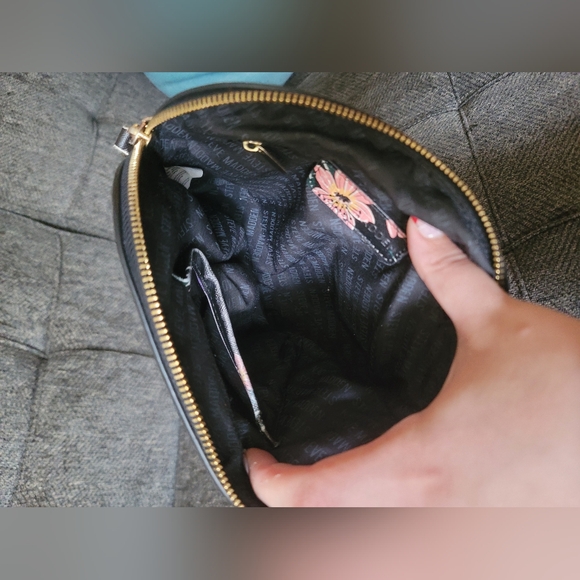 Steve Madden Floral Crossbody - Picture 10 of 10